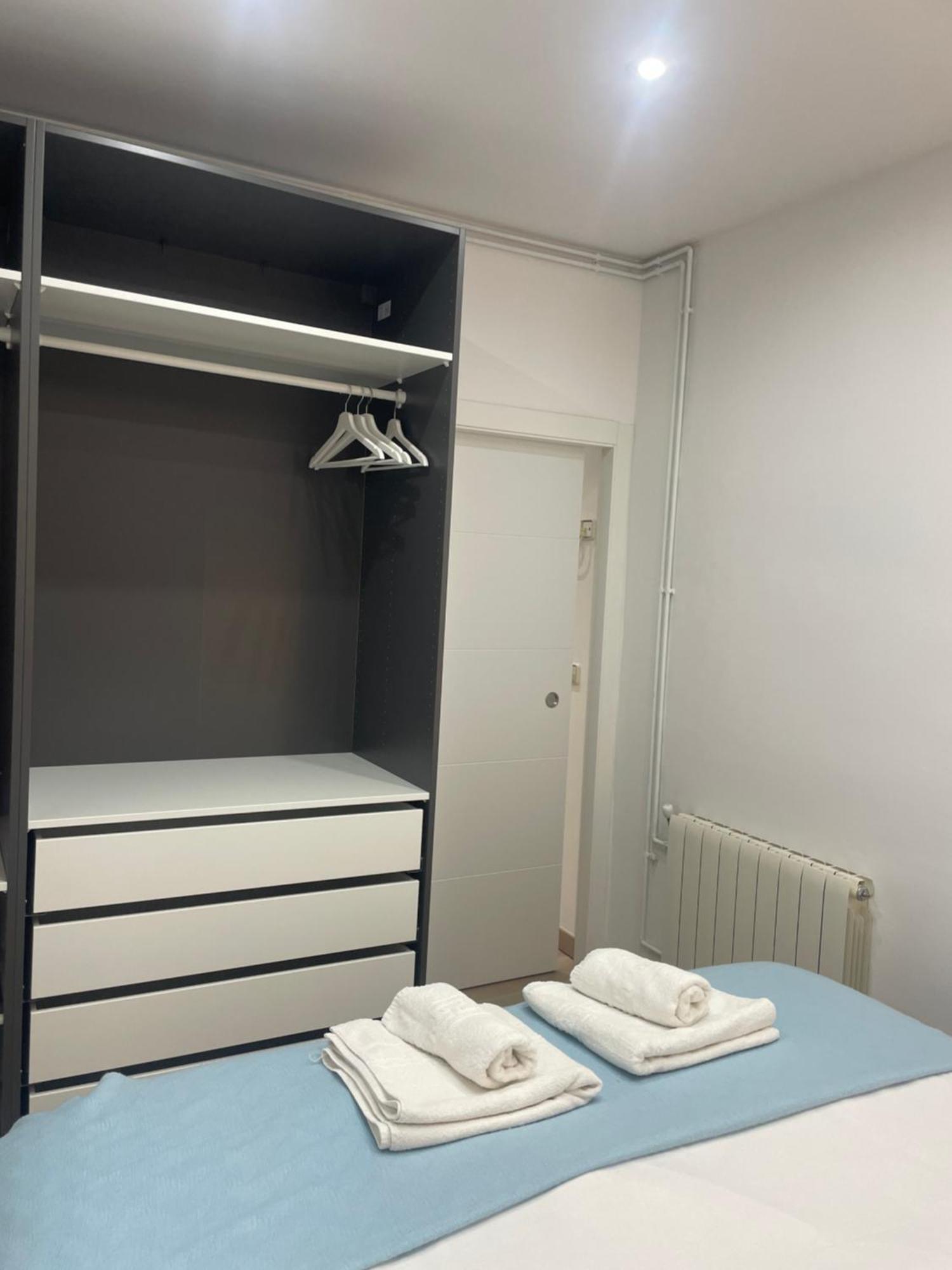 Apartamentos Barcelona - Iberia Екстер'єр фото